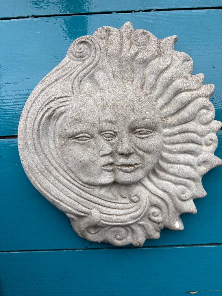 Wanddecoratie zon en maan beeld cement, Tuin en Terras, Tuinwanddecoratie, Ophalen, Gebruikt
