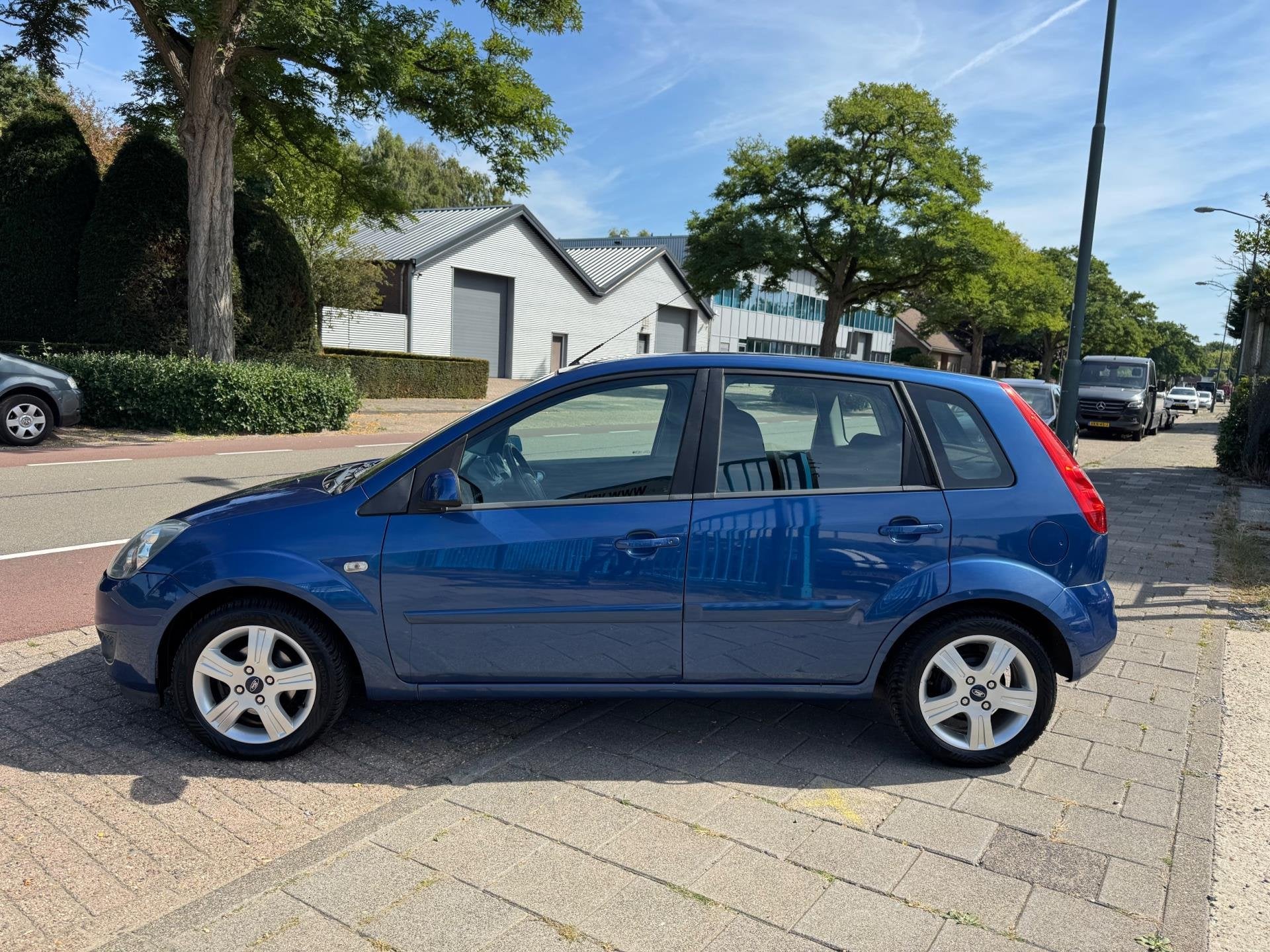 Ford Fiesta 1.3-8V Futura Clima Elek Pakket Lmv Pdc 5-Drs, Auto's, 1299 cc, Stof, Zwart, 4 cilinders