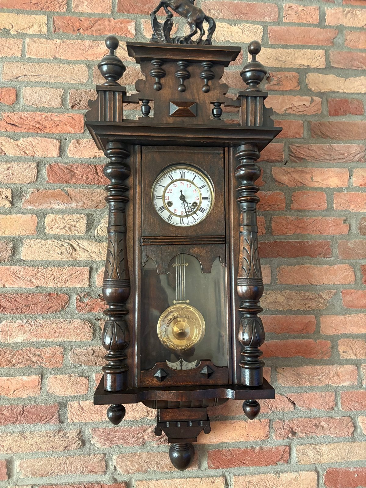 Antieke Gustav Becker Wandklok met Paard, Ophalen