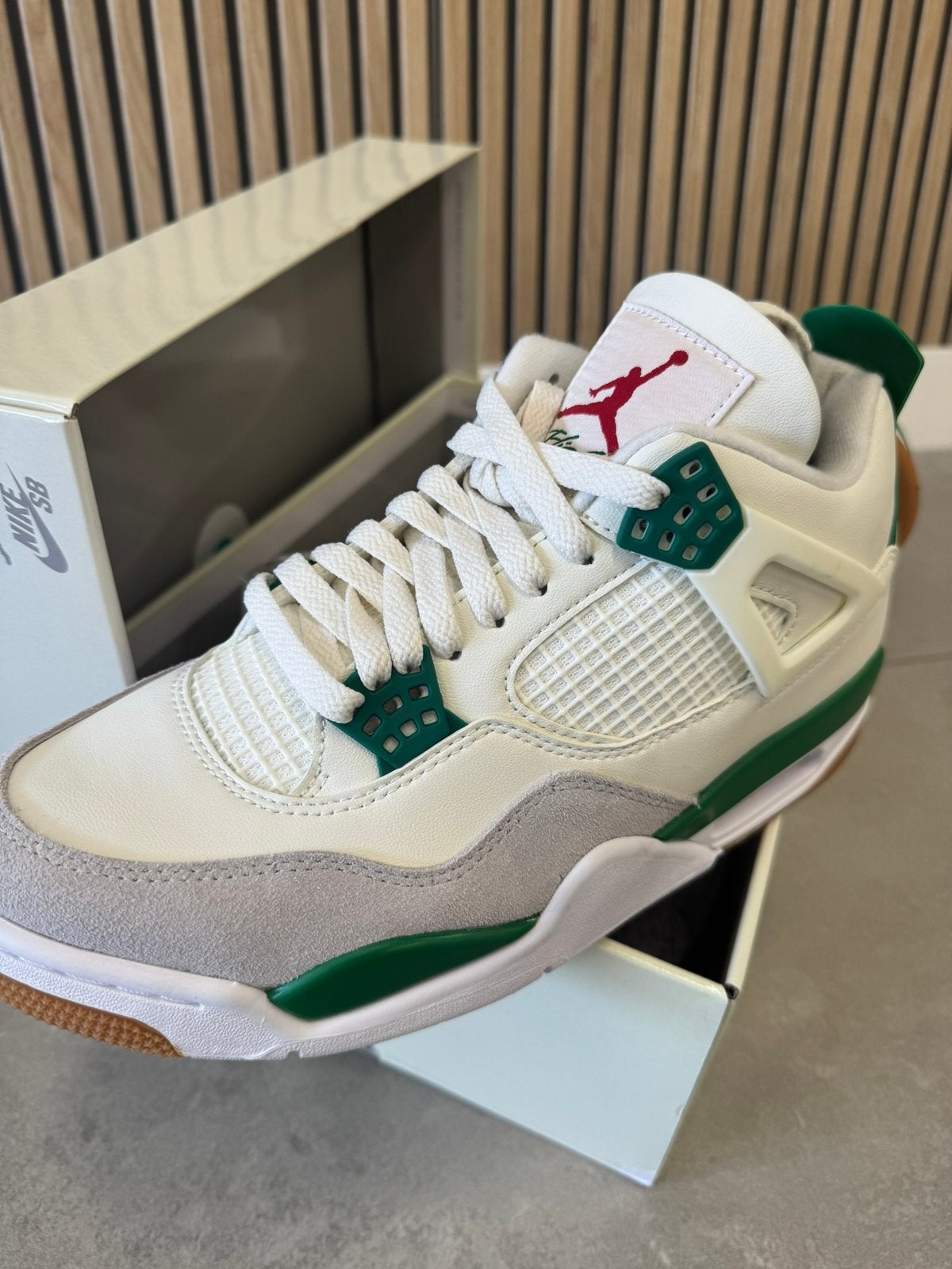 Nike SB X Air Jordan 4 Retro sp pine green maat 42 8.5, Kleding | Heren, Schoenen, Ophalen of Verzenden, Nieuw, Wit