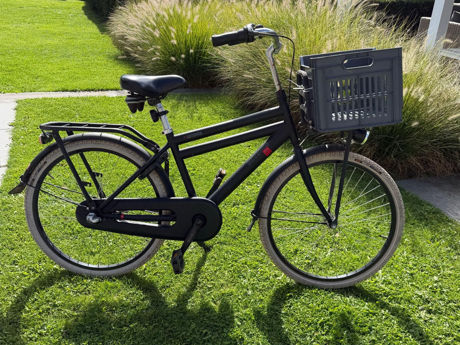 Zwarte Batavus kindertransportfiets met krat en bagagedrager, Gebruikt, Velgrem, Versnellingen, 53 tot 57 cm