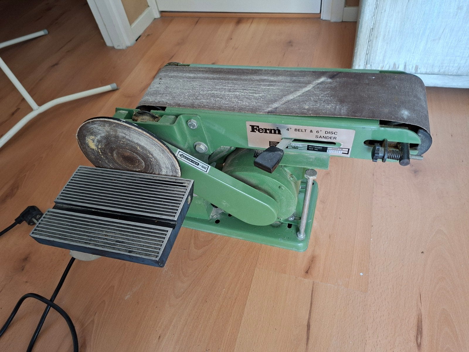 Ferm 4" Band- en 6" Schijfschuurmachine, Ophalen, Gebruikt, Minder dan 600 watt, Bandschuurmachine