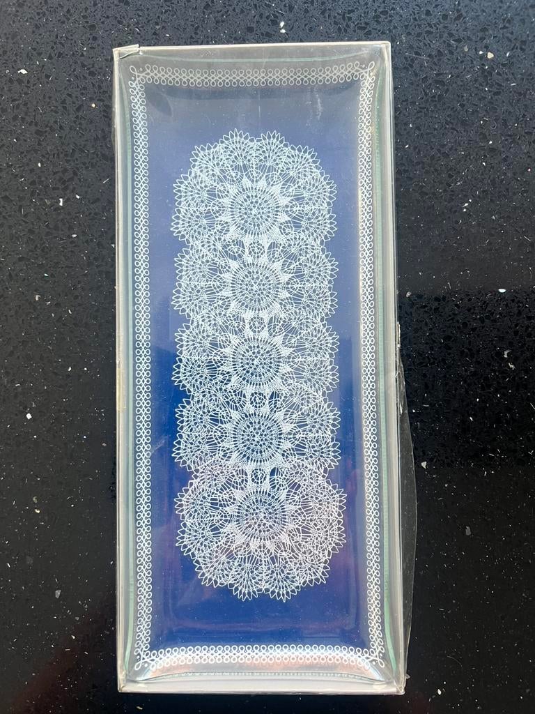 Vintage Cakeschaal glas met kantmotief, Ophalen of Verzenden