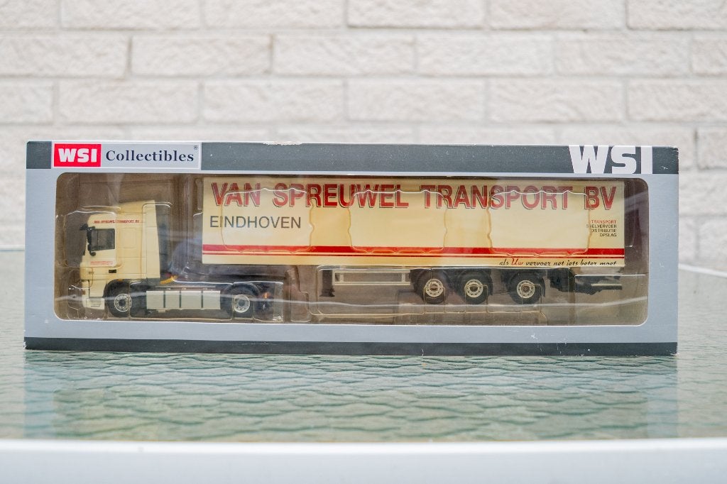 WSI 1:50 DAF XF 105 SC Boxtrailer Van Spreuwel Transport, Ophalen, Zo goed als nieuw, Bus of Vrachtwagen, Wsi