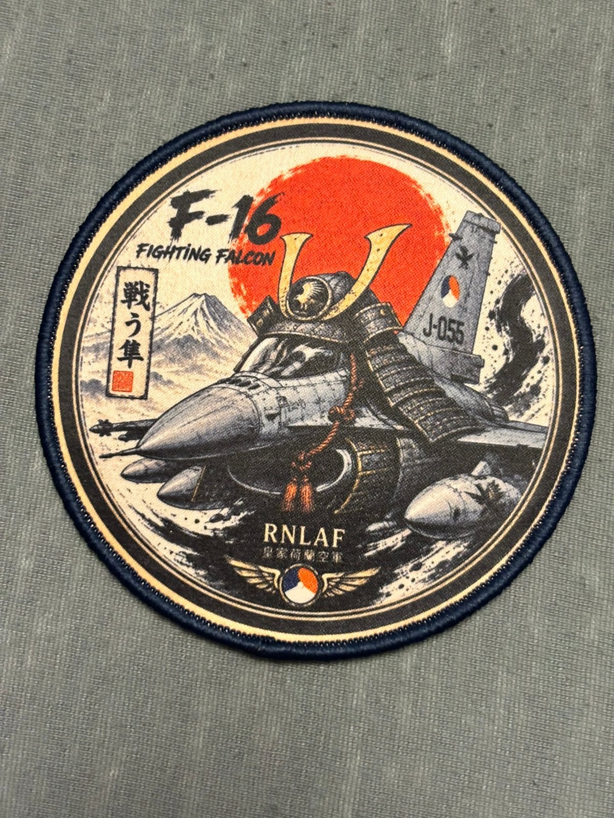 Embleem F-16 fighting falcon RNLAF, Verzamelen, Verzenden, Luchtmacht, Nederland, Embleem of Badge