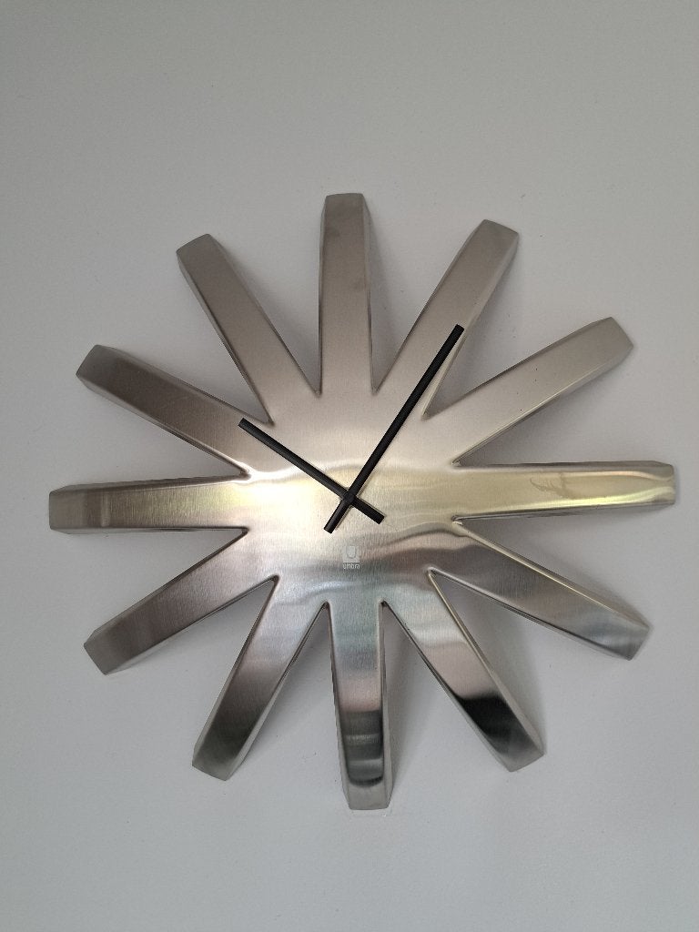 Wandklok Umbra Burst Metal, Ophalen, Analoog, Werkt op batterijen, Zilver