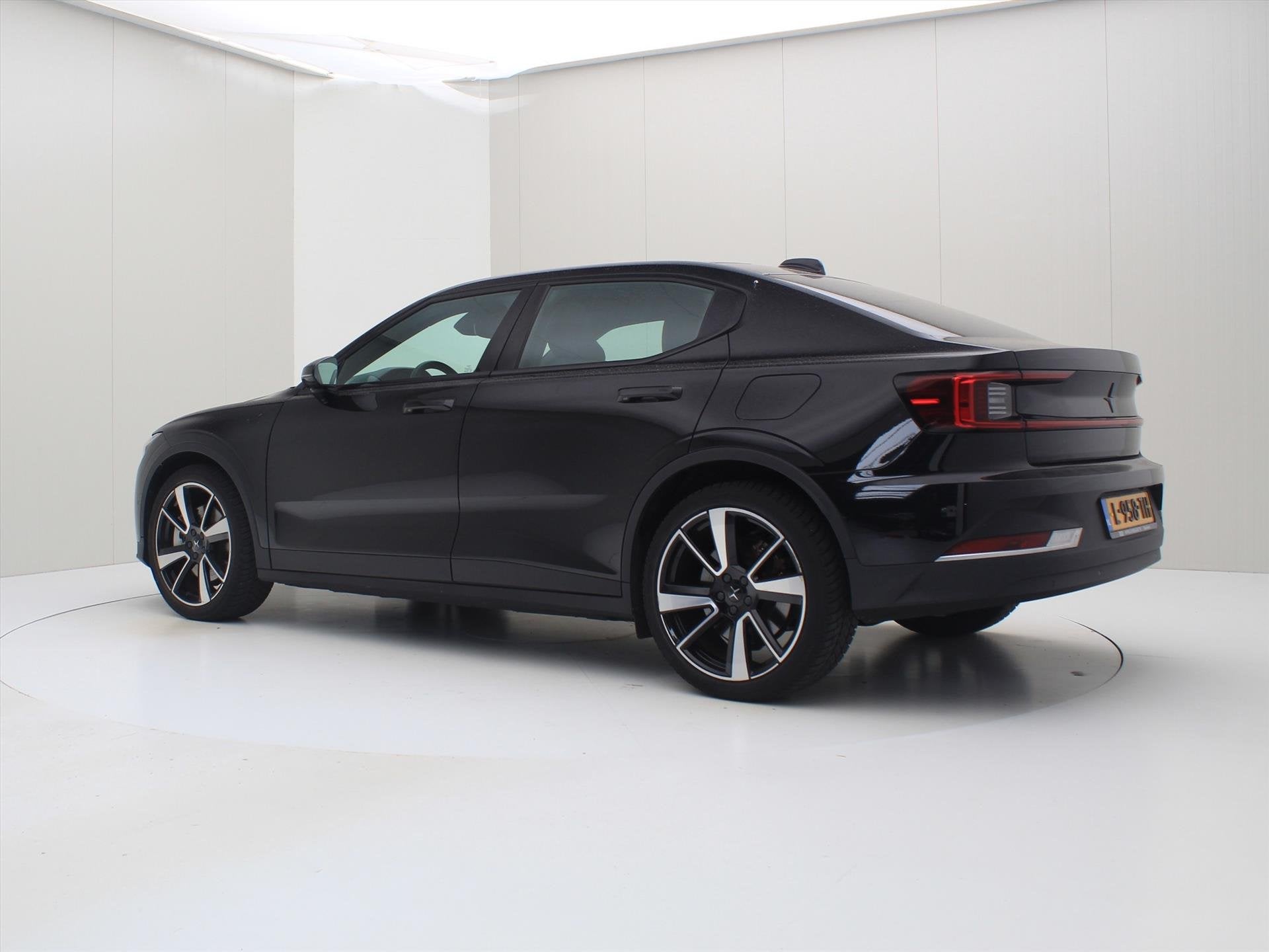 Polestar 2 Long Dual AWD 300kW 78kWh Pilot Plus [ PANO+20 IN, Auto's, Polestar, Stof, Gebruikt, Zwart, Zwart