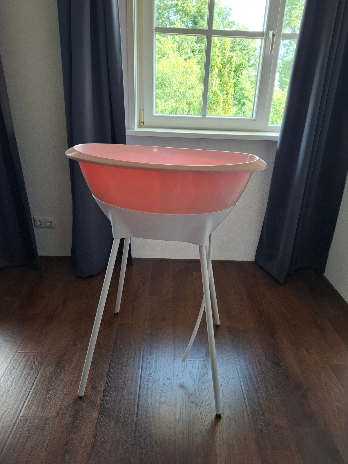 Luma badje met standaard en bad inzet., Zo goed als nieuw, Badje, Standaard, Ophalen