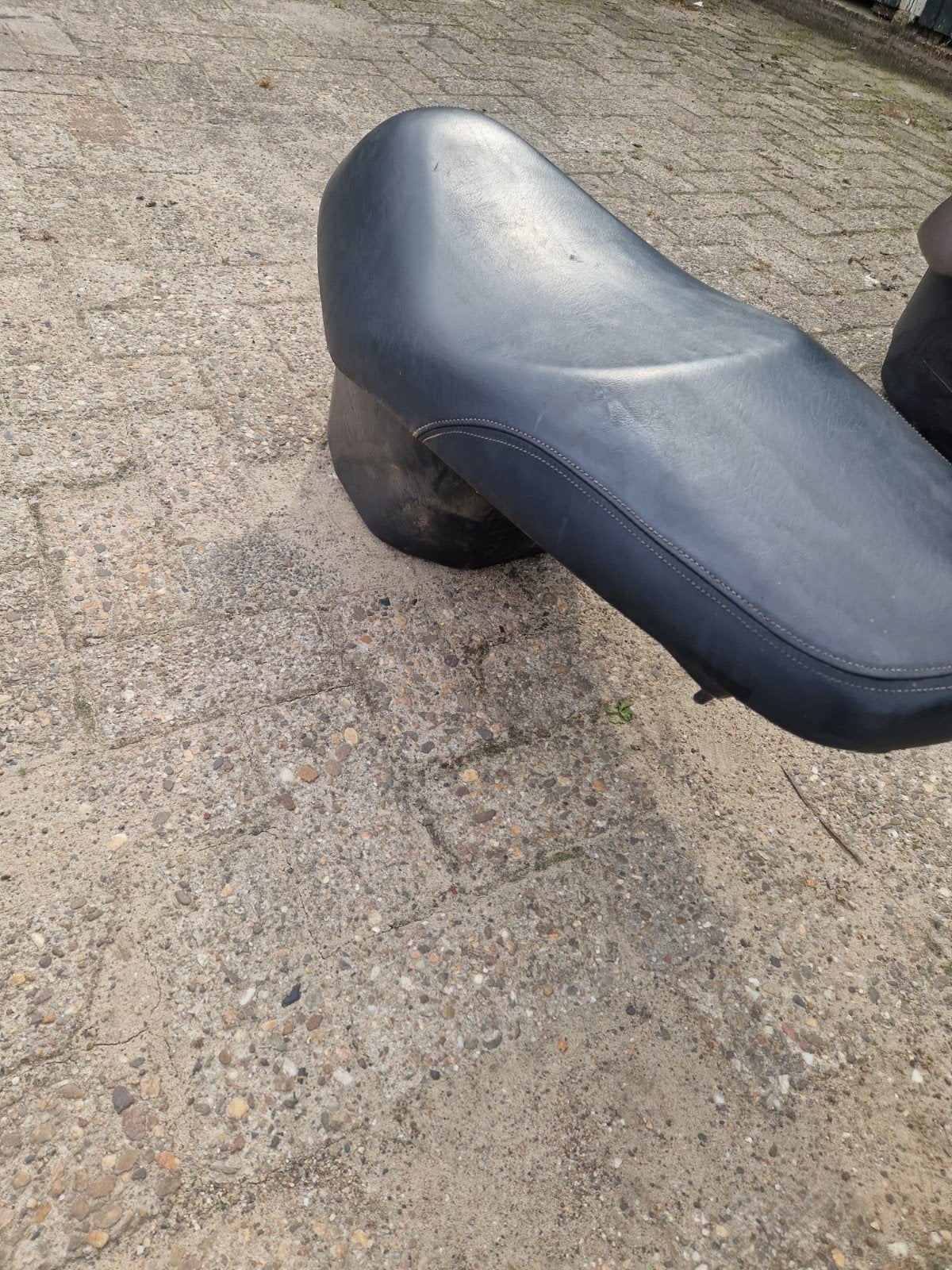 sym symphony sr /fiddle buddy seat /zadel, Ophalen of Verzenden, Gebruikt, Zadel, Sym