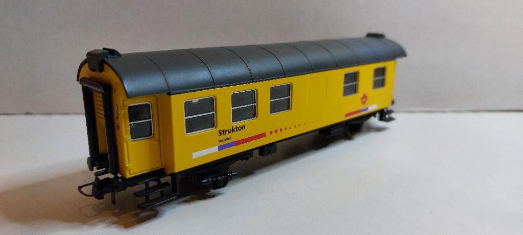 Strukton Personeels Wagon van Roco *Nieuwstaat* (04), Hobby en Vrije tijd, Modeltreinen | H0, Gelijkstroom, Wagon, Ophalen of Verzenden