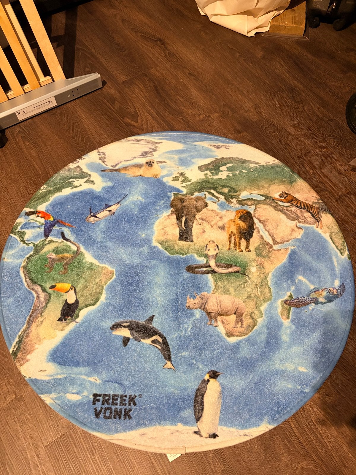 Freek Vonk vloerkleed - Wereldkaart met dieren - Ø 100cm, Gebruikt, Blauw, Rond, 50 tot 100 cm