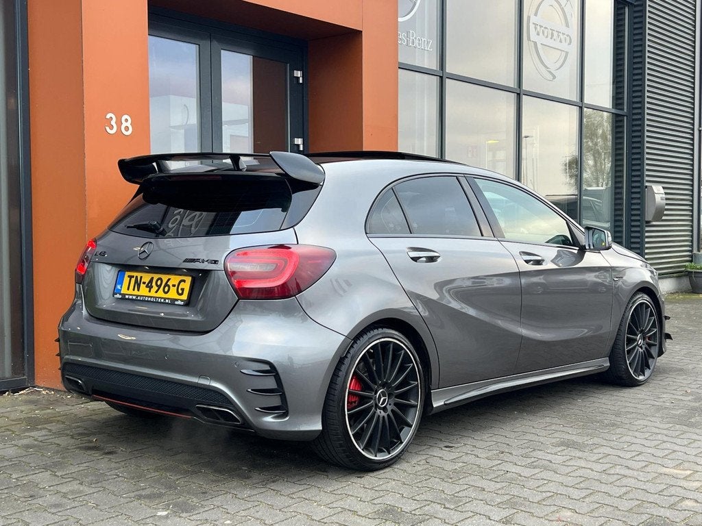Mercedes-Benz A-klasse AMG 45 4MATIC|Pano|Harman/Kardon|Leer, Auto's, Automaat, Gebruikt, Euro 6, 4 cilinders
