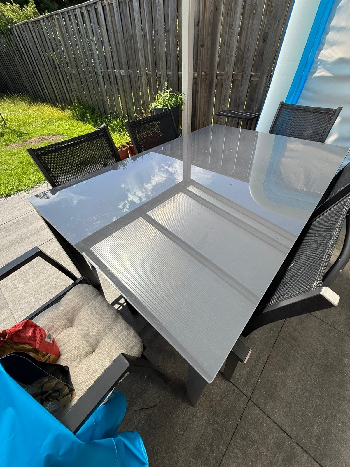 Tuintafel met glazen blad – Zonder stoelen, Ophalen