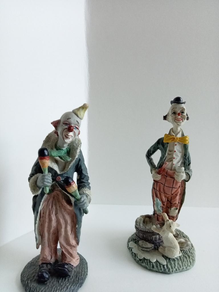 2 stuks. clown beeldjes 15 cm hoog, Ophalen of Verzenden, Zo goed als nieuw, Overige typen