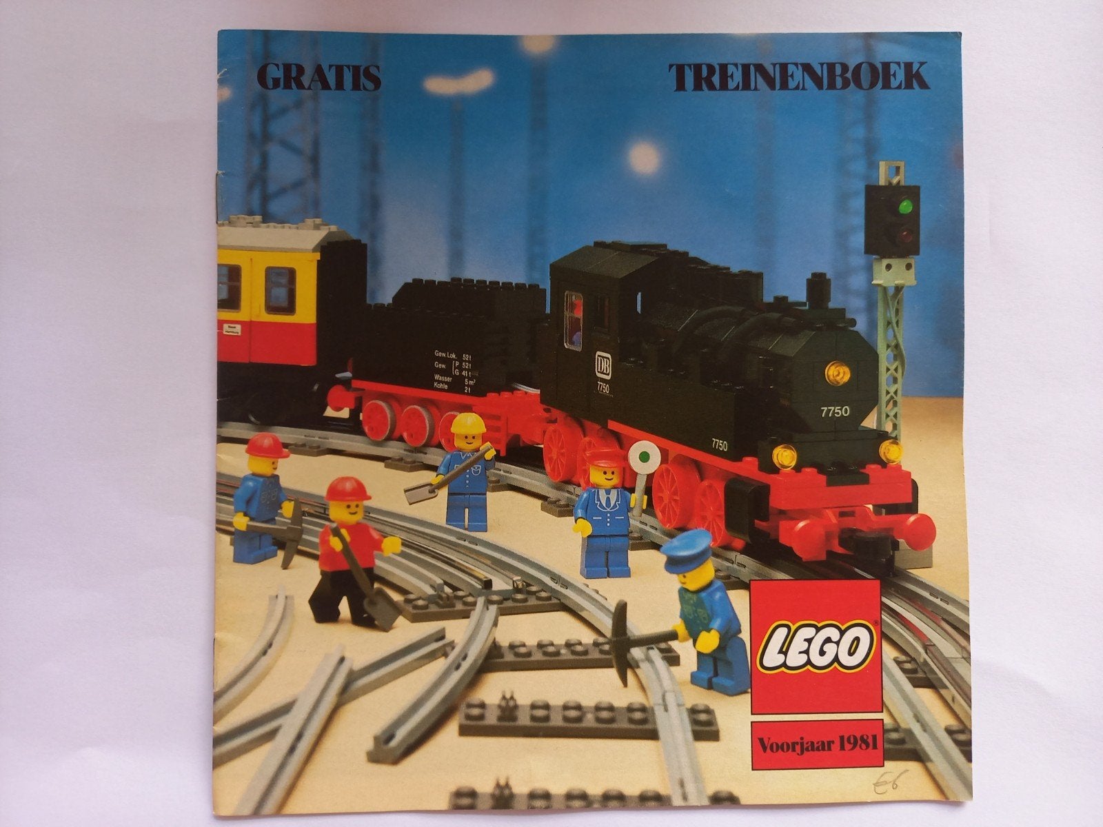 Lego Catalogus Folder Booklet Flyer minifig Trains Trein, Kinderen en Baby's, Speelgoed | Duplo en Lego, Ophalen of Verzenden
