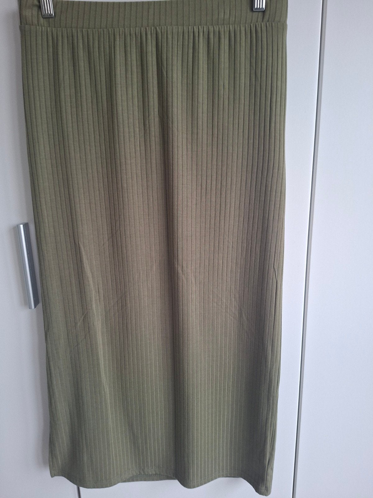 leuke lange rok van pieces L, Kleding | Dames, Rokken, Maat 42/44 (L), Ophalen of Verzenden, Zo goed als nieuw, Onder de knie