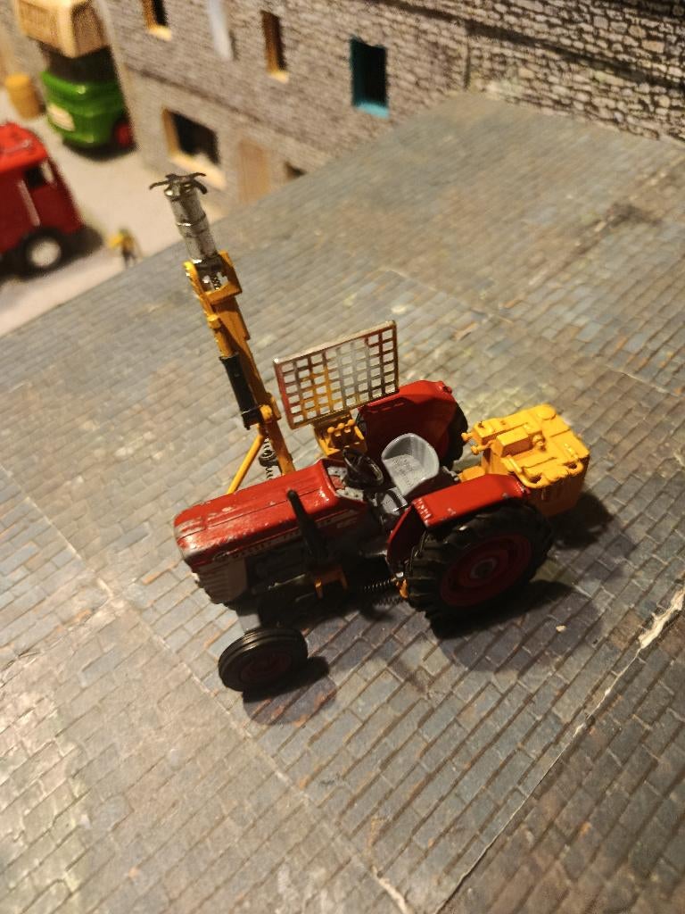 Massey-Ferguson 165 Corgi-speelgoed met bosmaaierrotor, Hobby en Vrije tijd, Ophalen of Verzenden, Gebruikt, Tractor of Landbouw