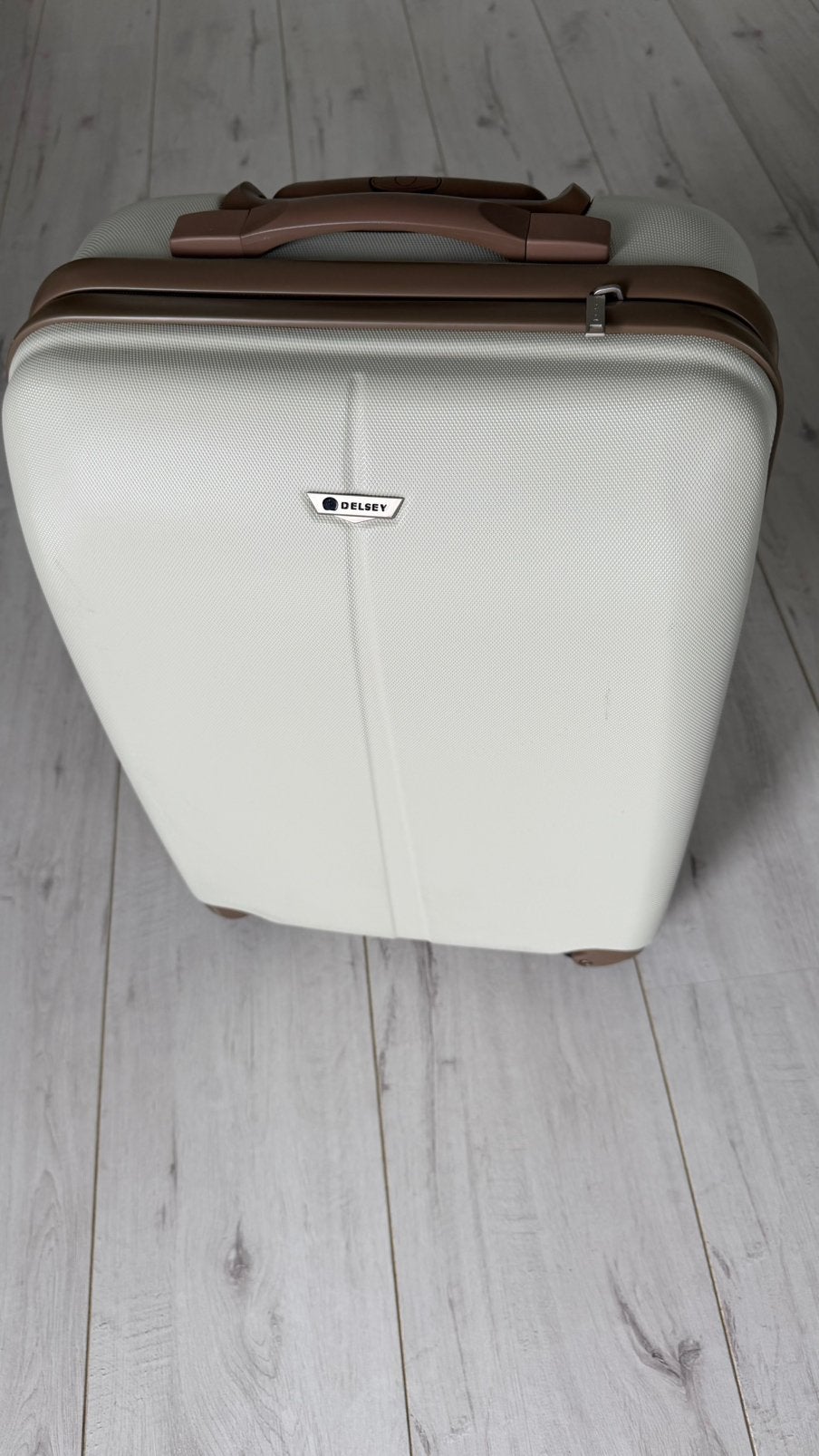 Te koop Delsey Koffer, Sieraden, Tassen en Uiterlijk, Koffers, Ophalen, Nieuw, Hard kunststof