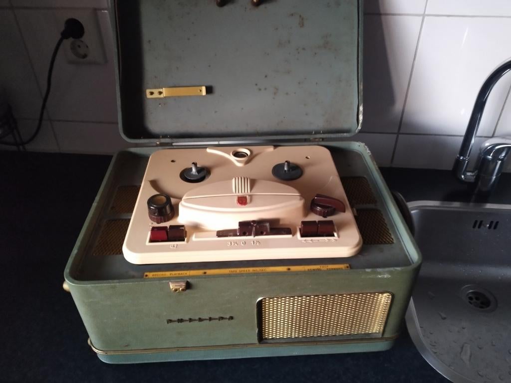 Antieke reis bandrecorder grundig, Ophalen of Verzenden, Bandrecorder