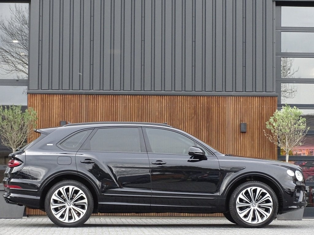 Bentley Bentayga 4.0 V8 550PK VIP First Edition, Auto's, Automaat, Bentayga, Gebruikt, Zwart