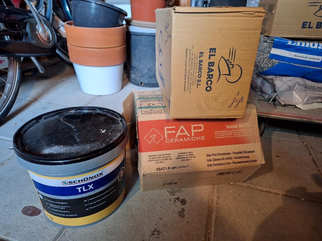 Tegels en Pasta-lijm te koop:, Ophalen, Keramiek, Overige typen, Nieuw