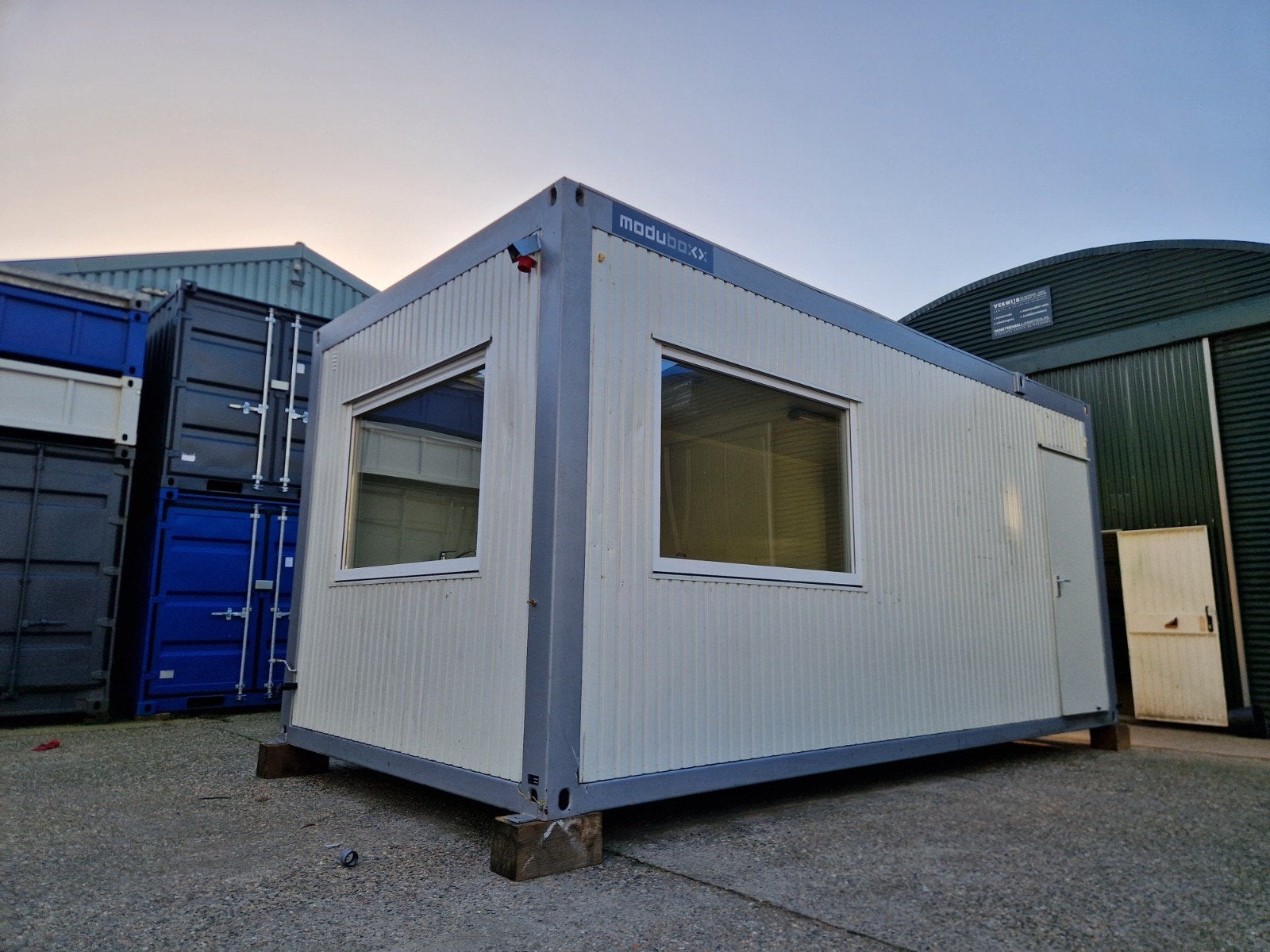 6x3m kantoorunit / woonunit / schaftkeet / bouwkeet, Ophalen