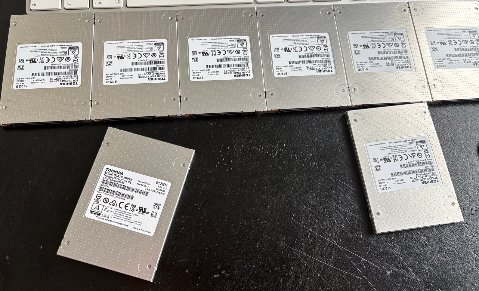 8x Toshiba SSD 512GB - Opbrengst naar Stichting Mwika, Computers en Software, Intern, Gebruikt, Server, Ophalen of Verzenden