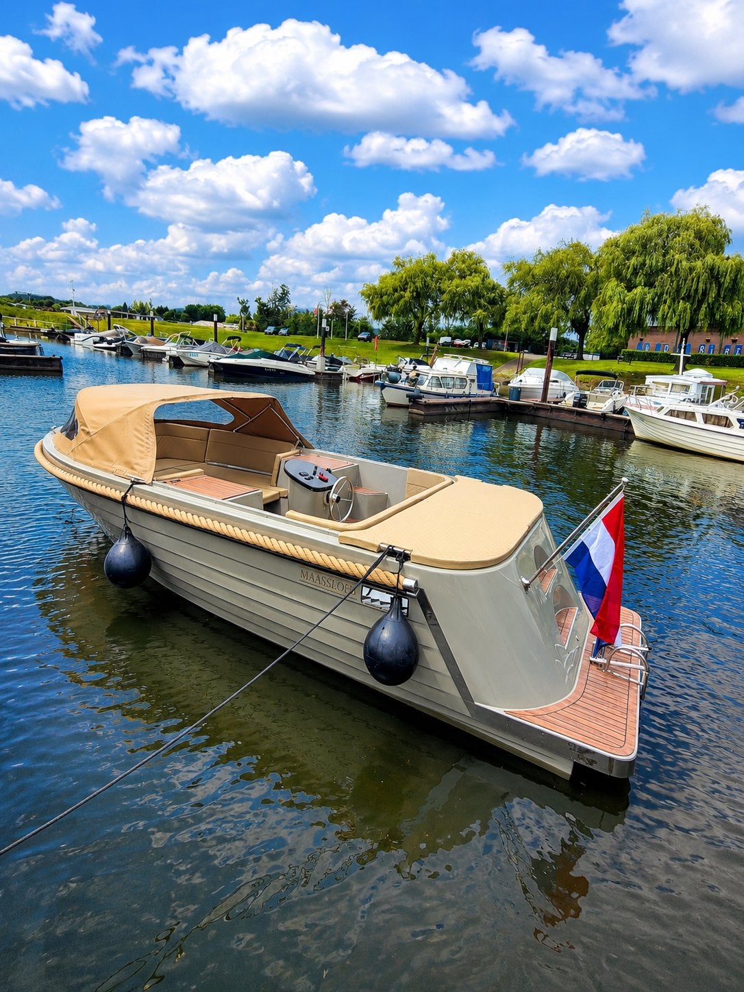 Maassloep 680 tohatsu 30pk injectie bwj 026 demo nu €28.950,, Watersport en Boten, Ophalen, Maassloep, Elektrische start
