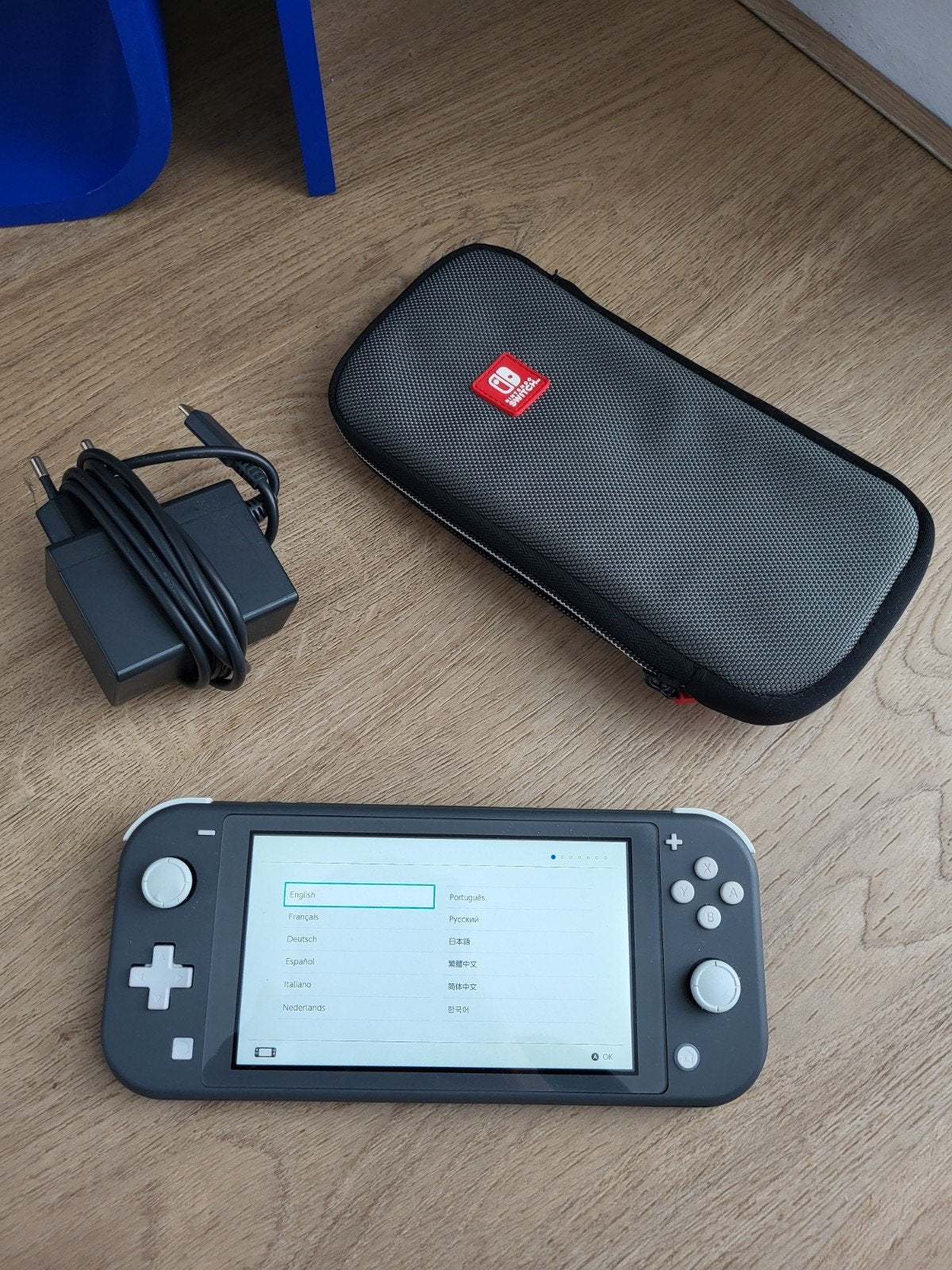 Nintendo switch lite, met nintendo hoes, Spelcomputers en Games, Spelcomputers | Nintendo Switch Lite, Ophalen of Verzenden, Grijs
