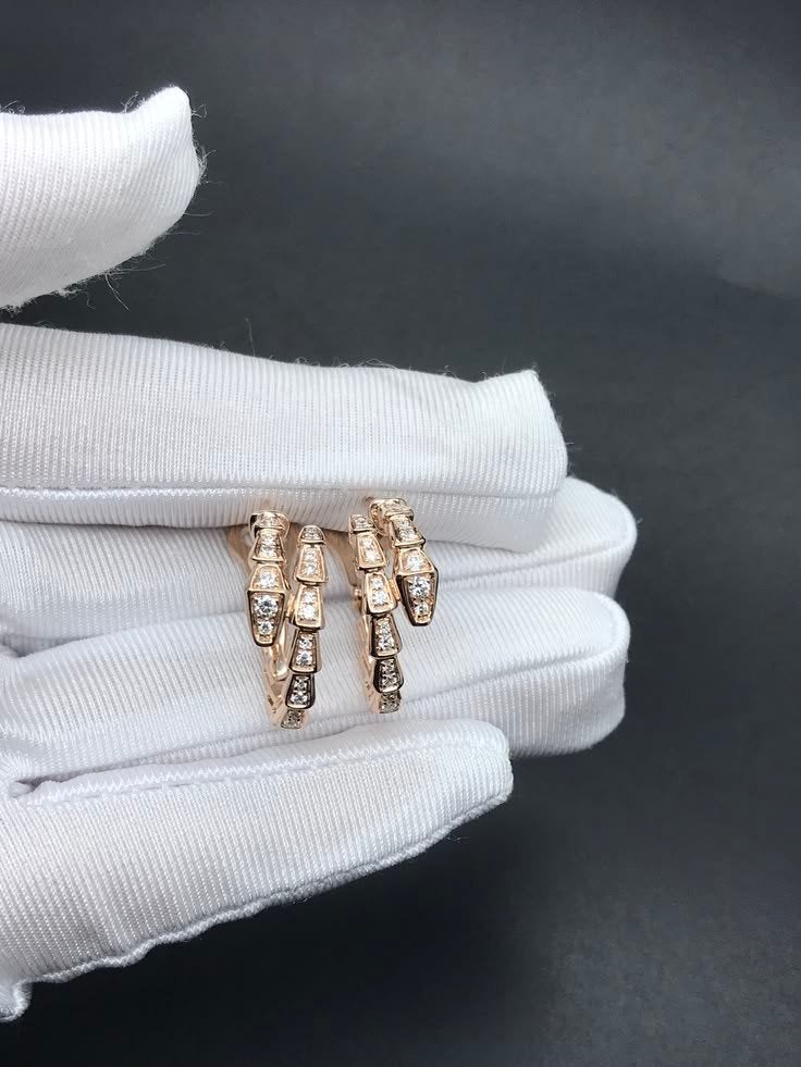 18 karaat gouden sieraden – luxe slangenmodellen

Prachtige, Kleding | Dames, Ophalen of Verzenden, Nieuw, Accessoires