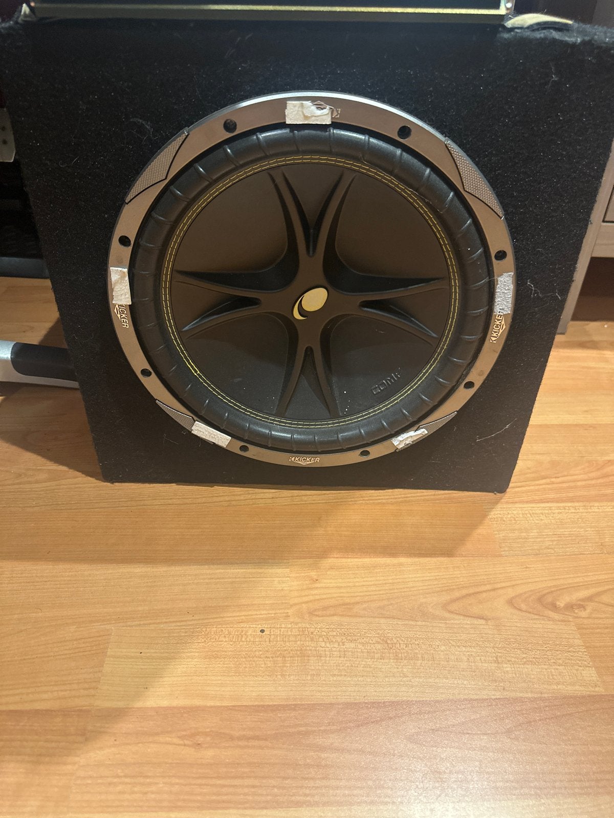 Kicker Subwoofer in behuizing, Ophalen of Verzenden, Gebruikt, Subwoofer, Overige merken