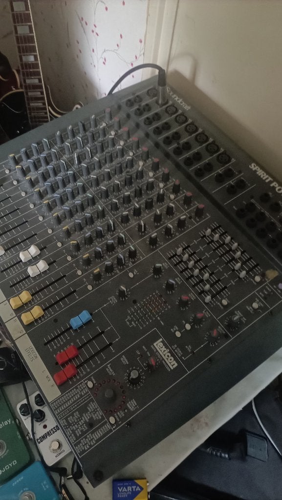 Spirit Soundcraft 600, Ophalen, Zo goed als nieuw, 10 tot 20 kanalen, Microfooningang
