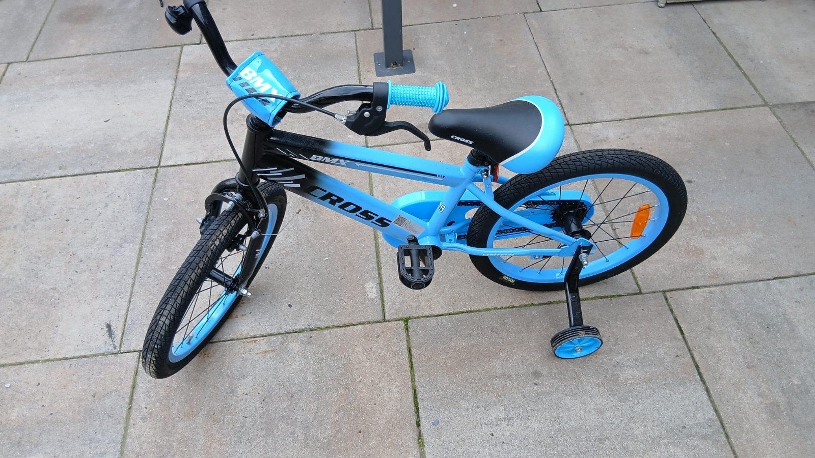 Cross BMX kinderfiets met zijwieltjes - Blauw/Zwart, Fietsen en Brommers, Fietsen | Kinderfietsjes, Ophalen, 16 tot 20 inch, Zijwieltjes