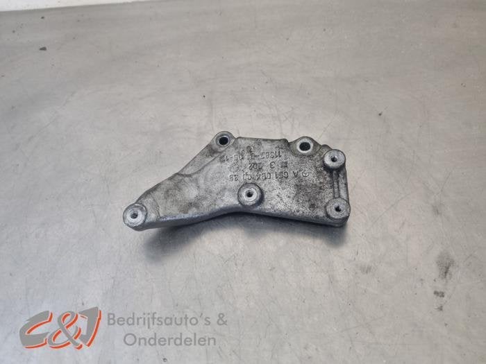 Steun (diversen) van een Mercedes Sprinter, Gebruikt, -, Ophalen of Verzenden, -