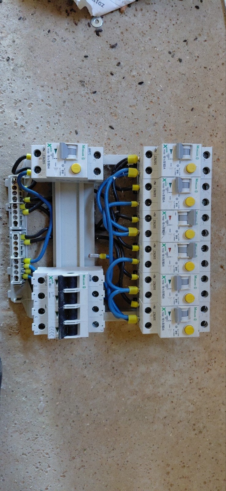 Moeller met Installatieautomaten en Aardlek, Ophalen of Verzenden, Gebruikt, Overige merken, Groepenkast