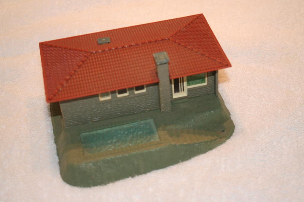 HO Faller Bungalow met Zwembad., Hobby en Vrije tijd, Modeltreinen | H0, Gelijkstroom of Wisselstroom, Brug, Tunnel of Gebouw
