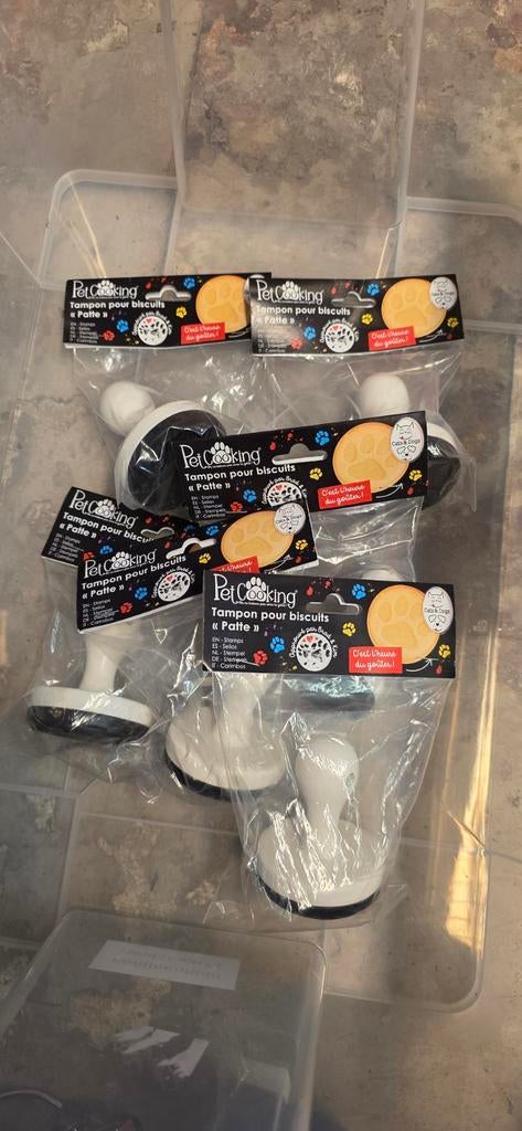 Restpartij - Bakspullen voor hondenkoekjes (27 stuks), Dieren en Toebehoren, Ophalen of Verzenden, Nieuw