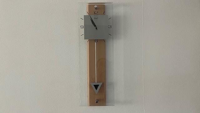Klok, wandklok mebus quartz hout/glas 60x20 cm, werkt op 1,5, Ophalen, Gebruikt, Wandklok