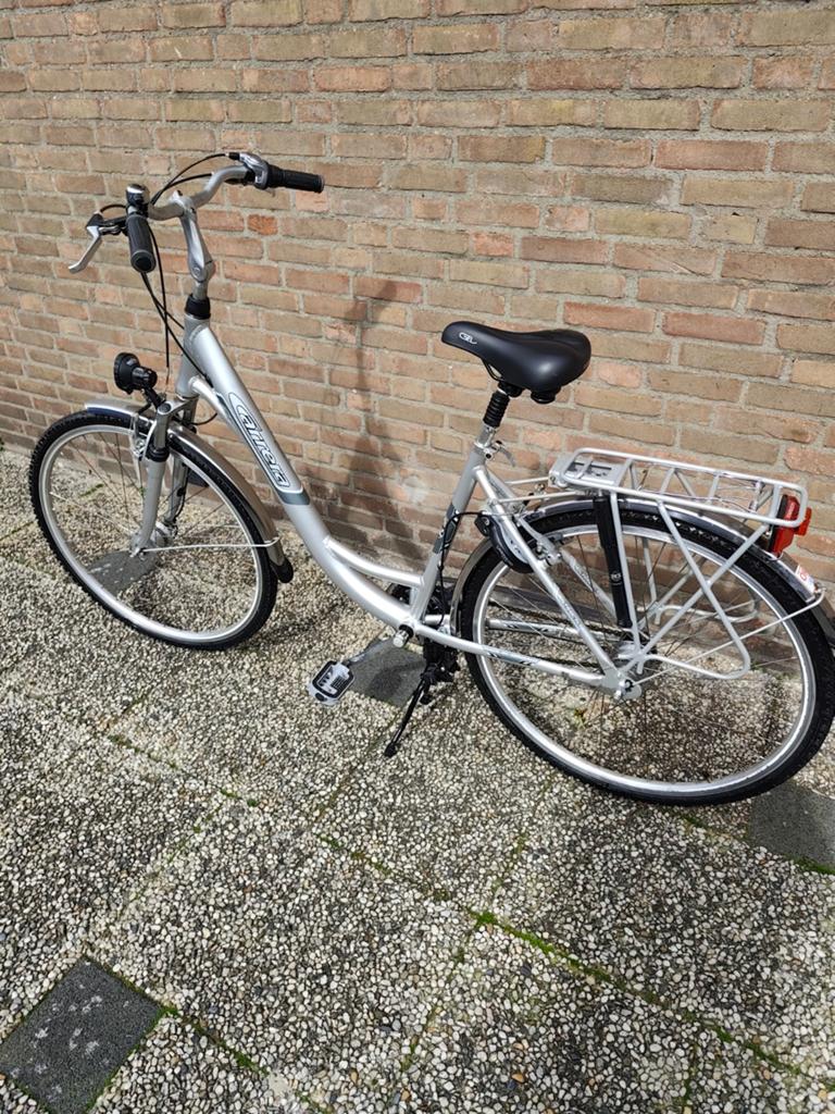 Damesfiets Carrera 28 inch, Fietsen en Brommers, Ophalen of Verzenden