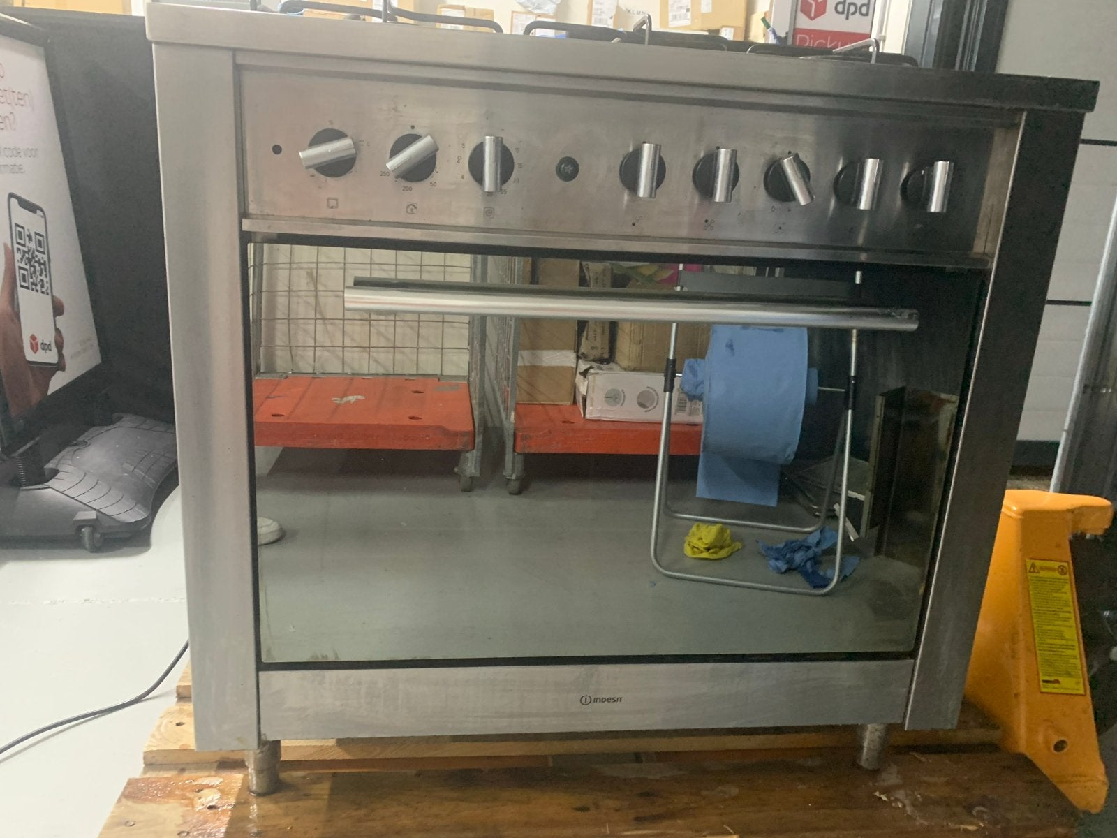 Complete Indesit oven gasfornuis met wandplaat en afzuigkap, Gebruikt, 60 cm of meer, Grill, Gas