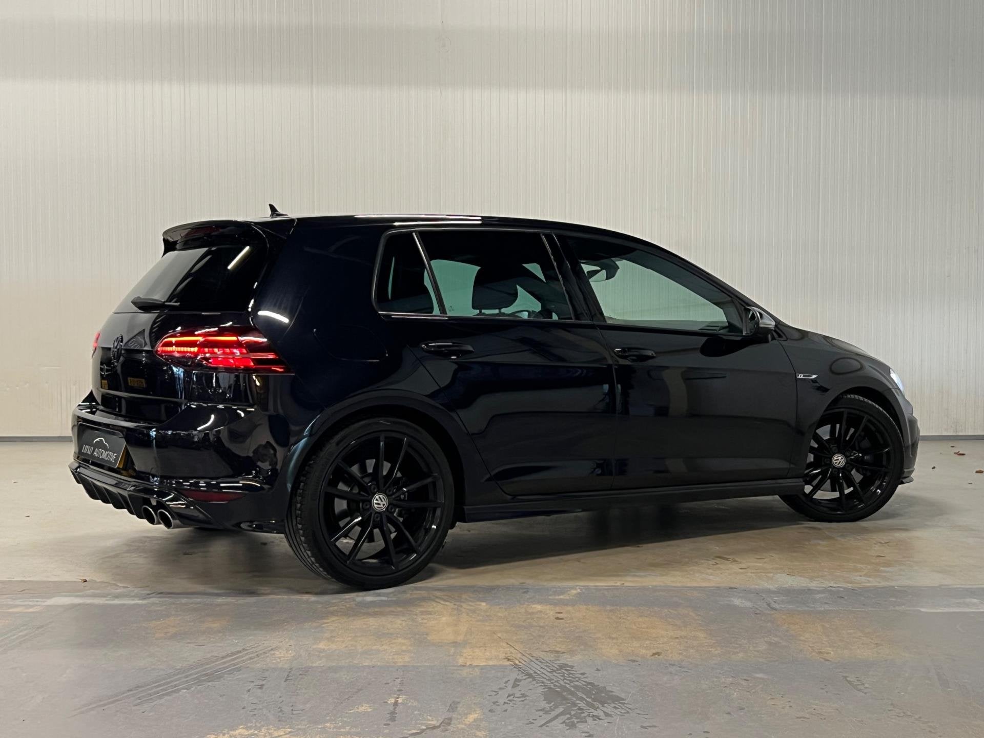Volkswagen Golf 2.0 TSI R 4Motion | VIRTUAL DASH | BLACK EDI, Automaat, Gebruikt, Euro 6, 1984 cc