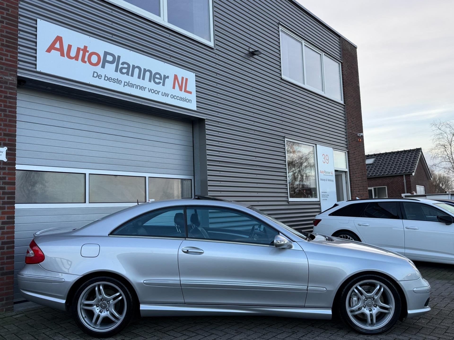 Mercedes-Benz CLK-klasse Coupé AMG 55! 367PK! Leder! Navi!, Auto's, Mercedes-Benz, Automaat, Achterwielaandrijving, Gebruikt, 1595 kg