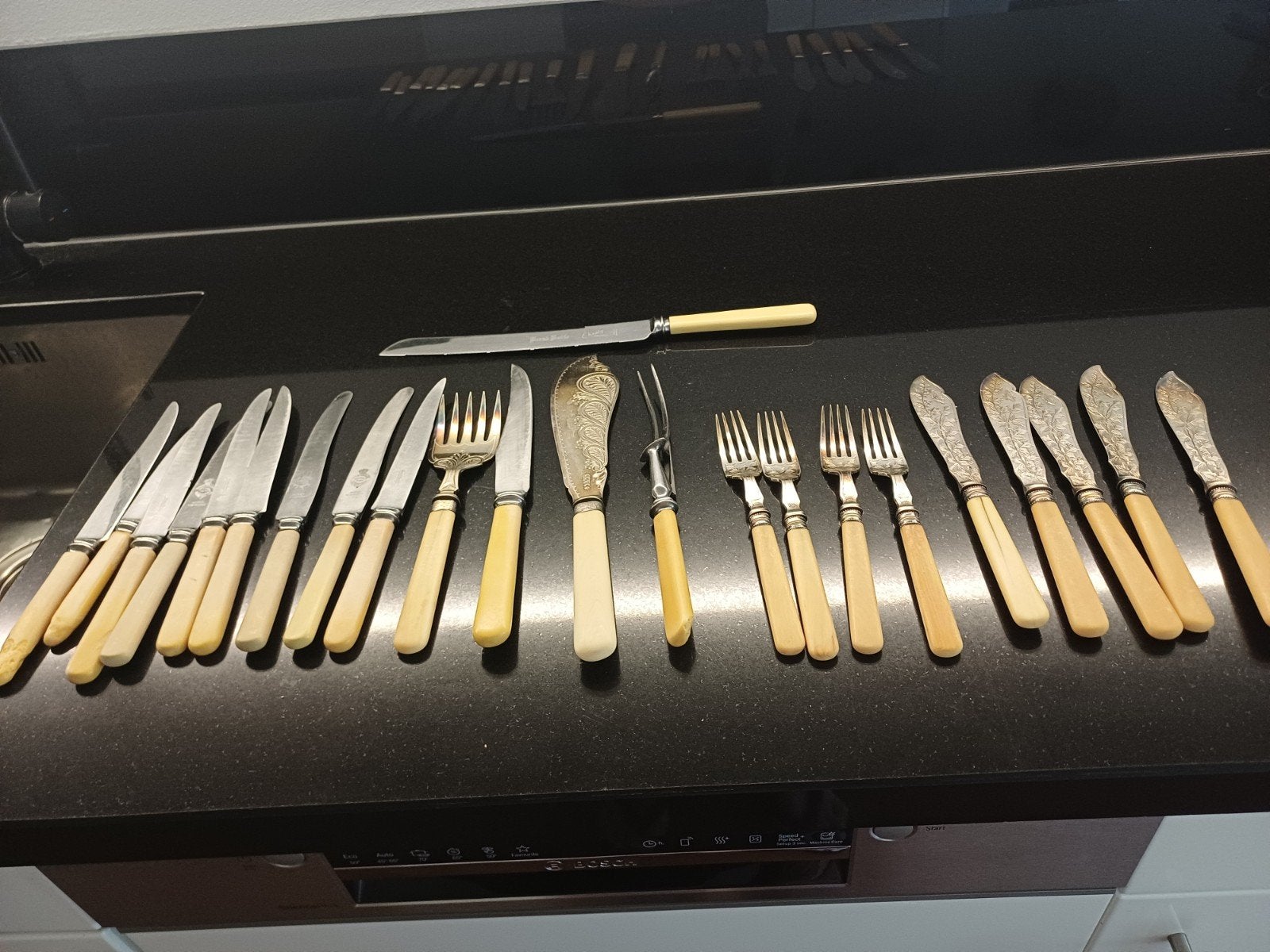 Antiek bestek met benen handgrepen - Diverse set, Antiek en Kunst, Ophalen of Verzenden