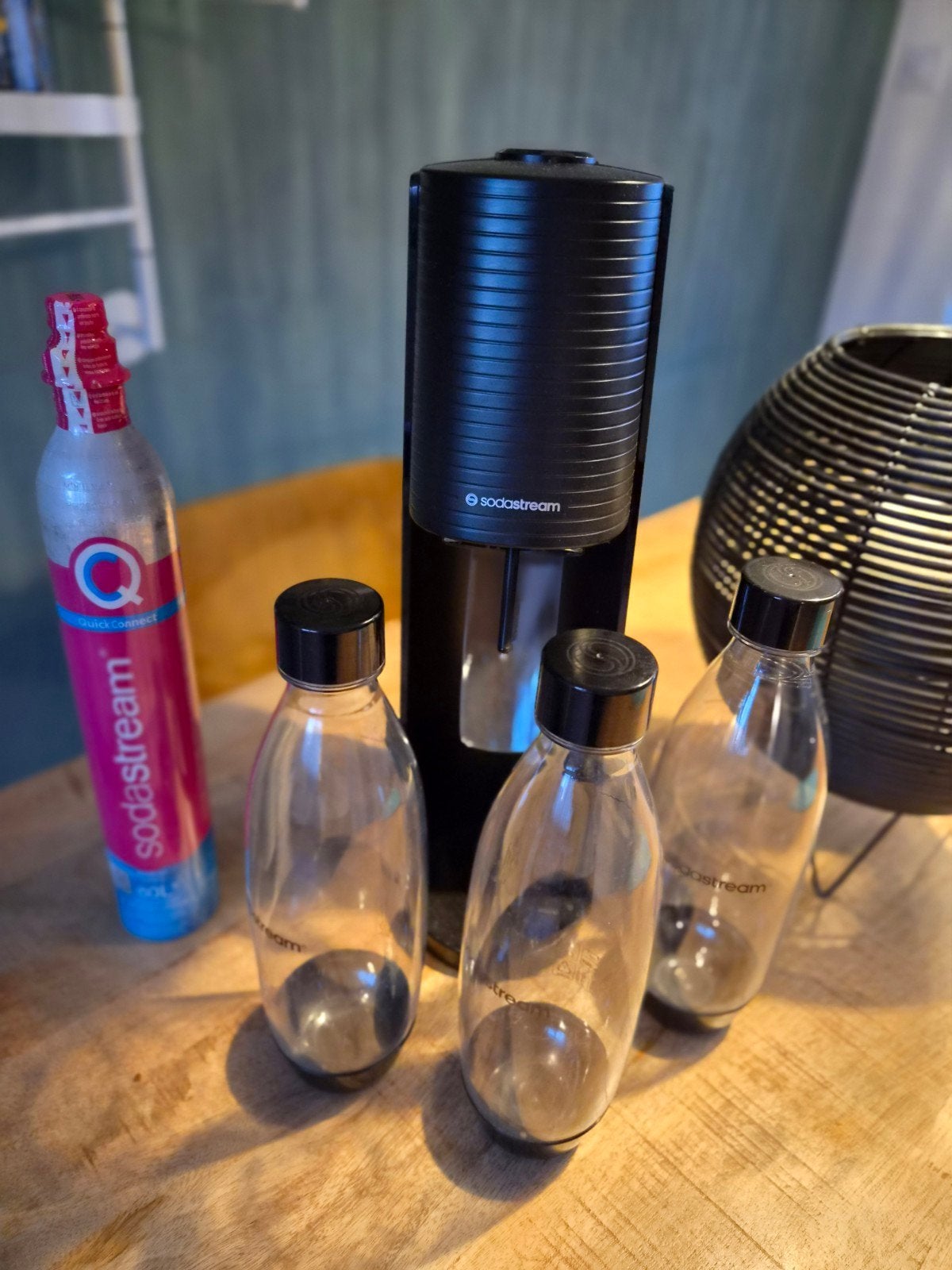 Sodastream met 3 flessen en CO2 cilinder, Ophalen of Verzenden, Zo goed als nieuw