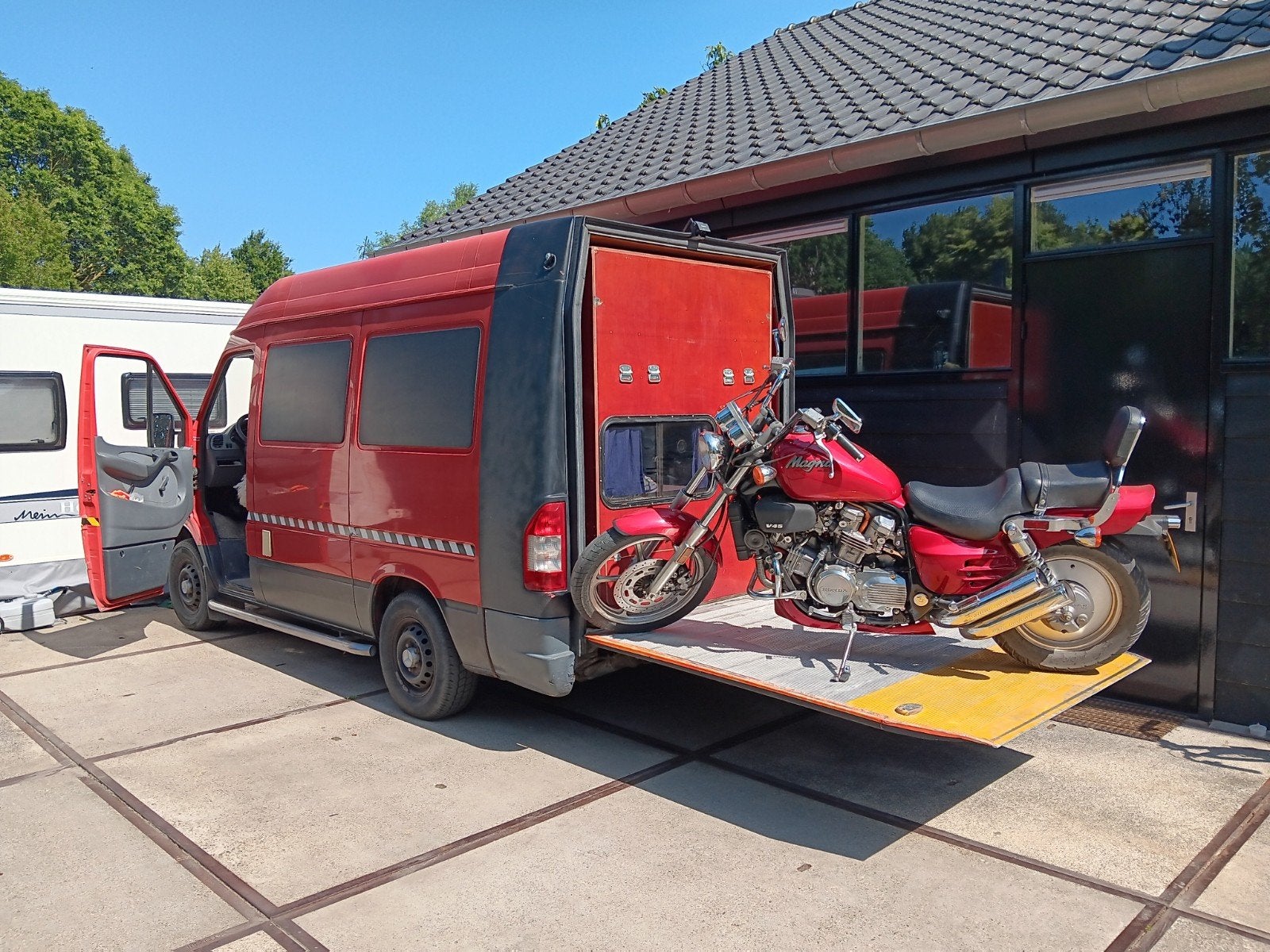 Caravans And Camping Mercedes