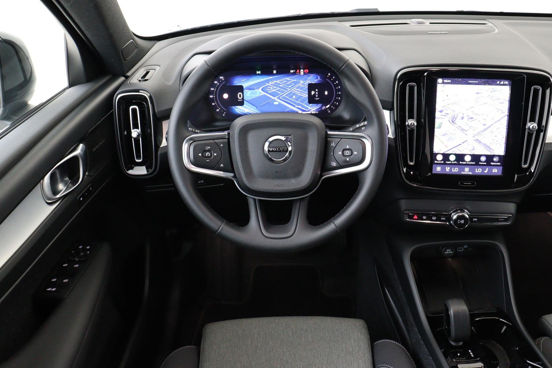 Volvo XC40 B4 (M-HYBRID) PLUS DARK -HARMAN/KARDON|CAMERA|ADA, 12 maanden, Gebruikt, Euro 6, 4 cilinders