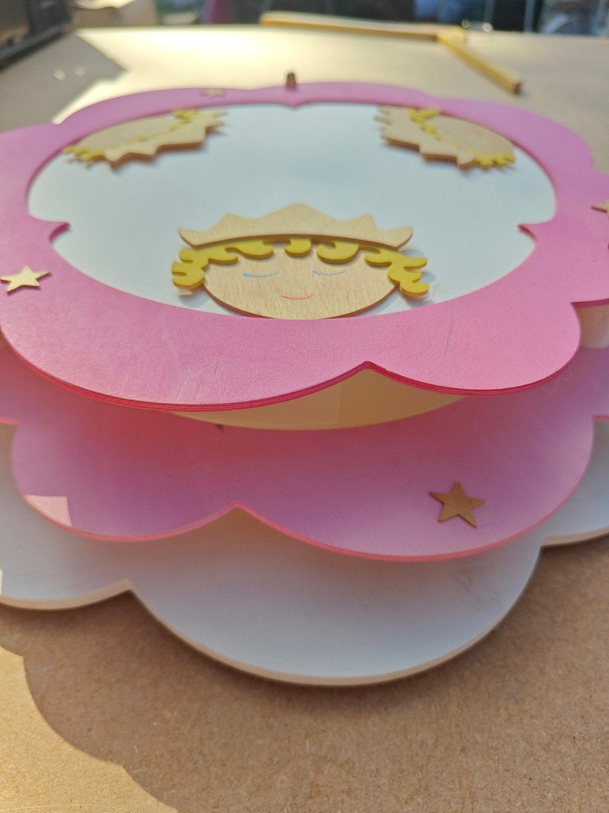 De Noest Plafonnière Meisje - Roze Houten Kinderlamp, Overige merken, Gebruikt, Roze, Ophalen of Verzenden
