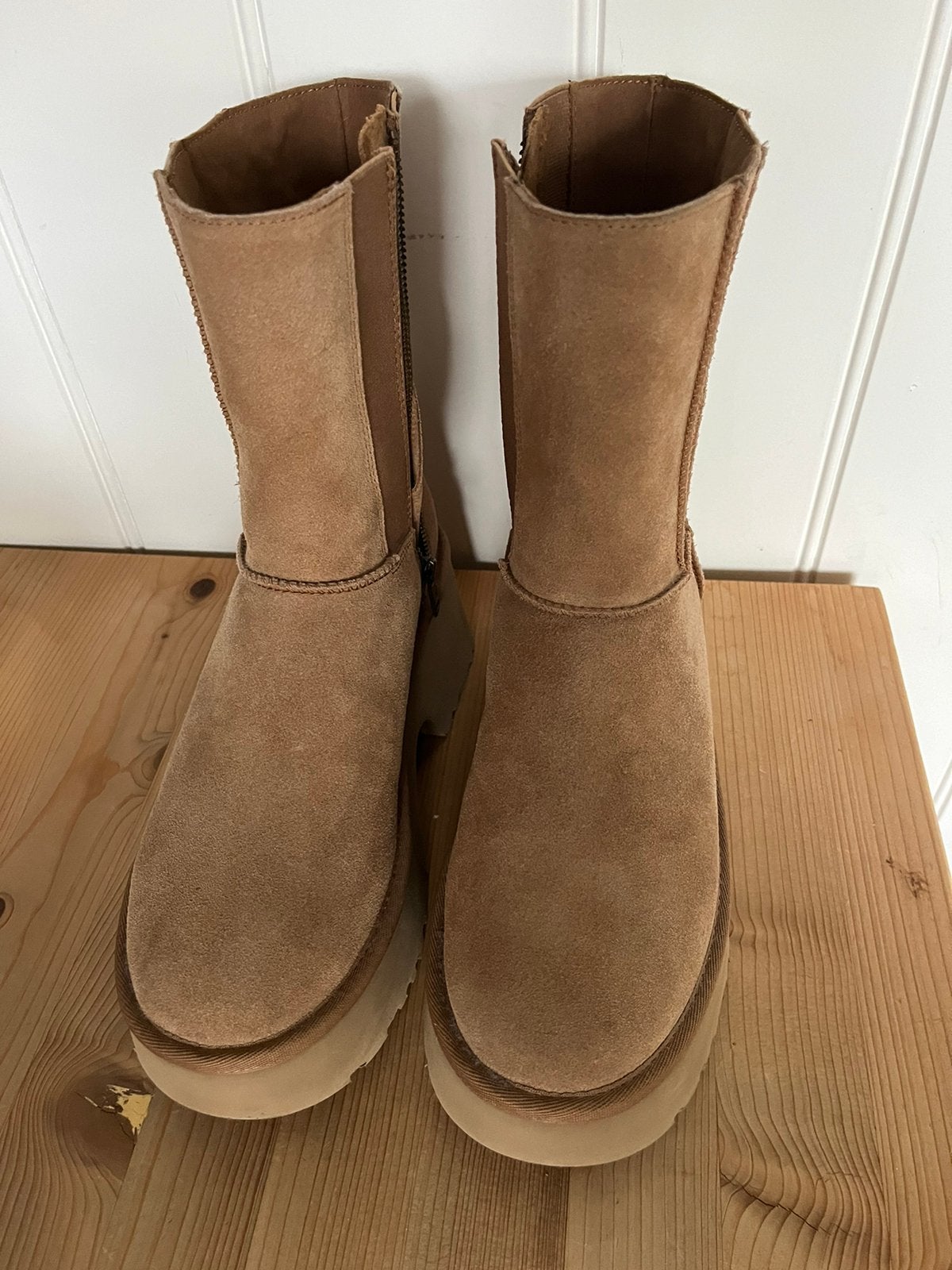 Stoere UGG laarzen maat 40, Beige, Lage of Enkellaarzen, Nieuw, Ophalen of Verzenden