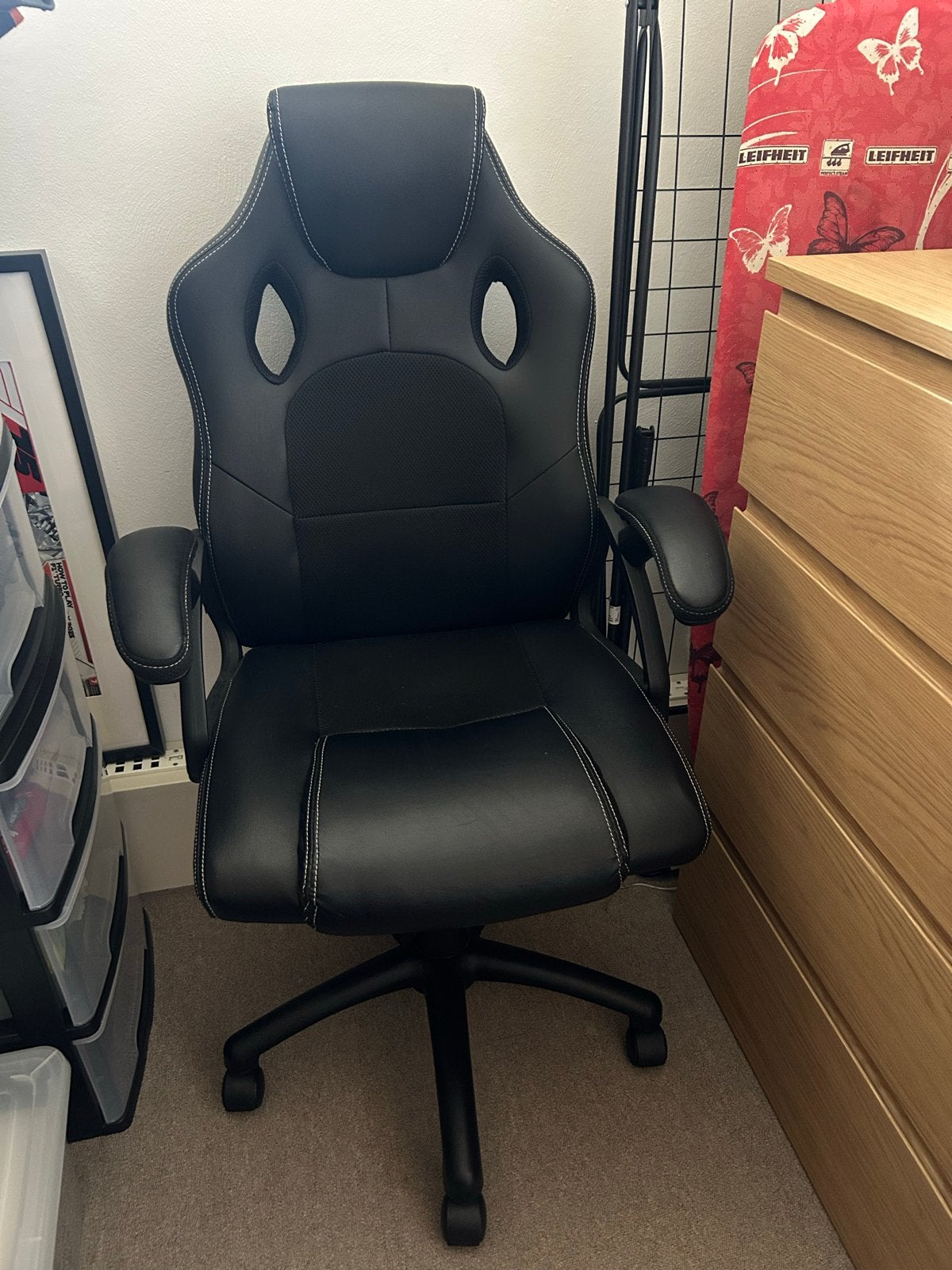 Zwarte Gaming Bureaustoel - Comfortabel en Ergonomisch, Huis en Inrichting, Ophalen, Zwart, Zo goed als nieuw, Bureaustoel