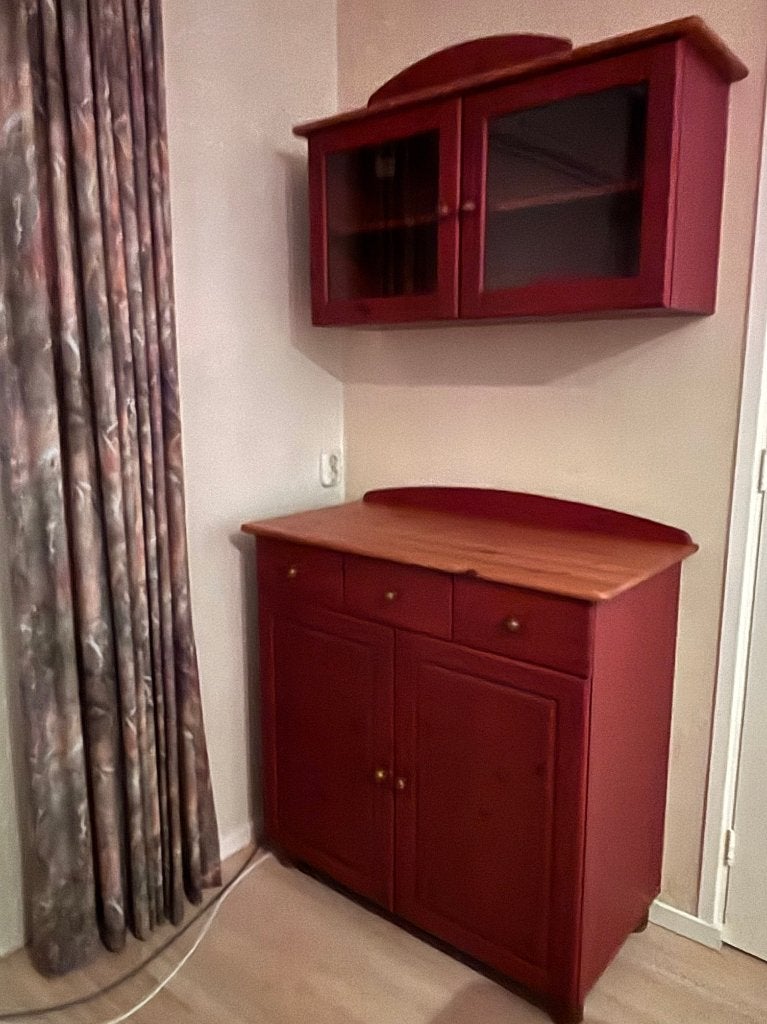 Buffetkast roodbruin (IKEA), Huis en Inrichting, Ophalen, Gebruikt, Met deur(en), Minder dan 100 cm